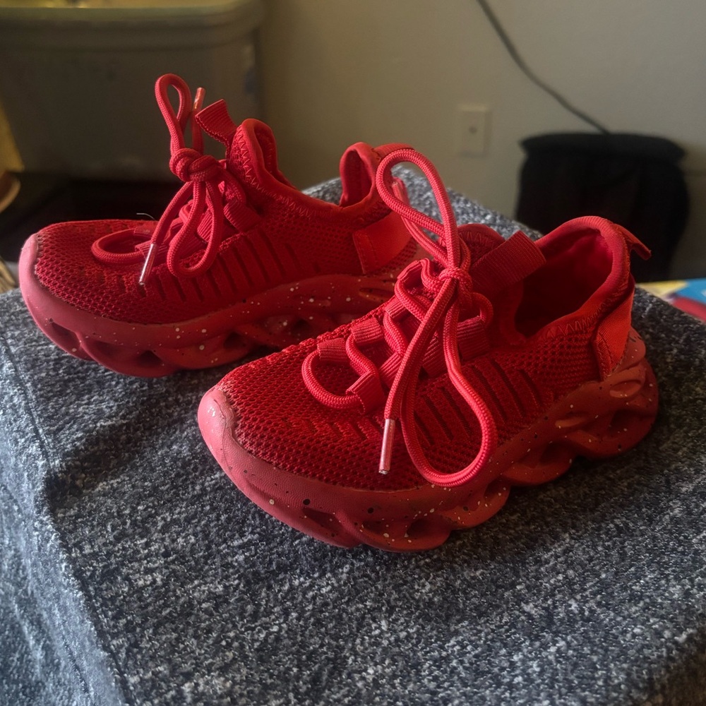 Link Vibrant Red Kids Sneakers